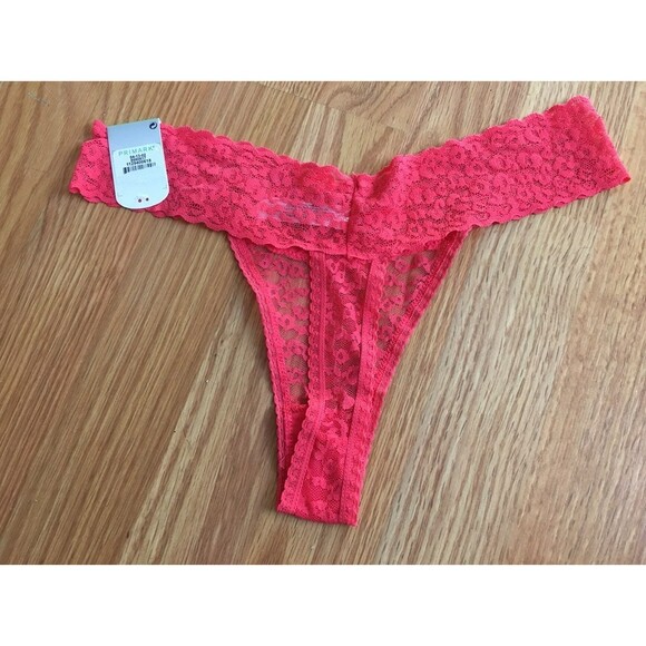 Secret Possessions Lace thong Medium NWT - Picture 2 of 3